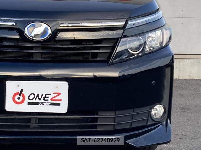 Toyota VOXY HYBRID 2015-06 6615664-5
