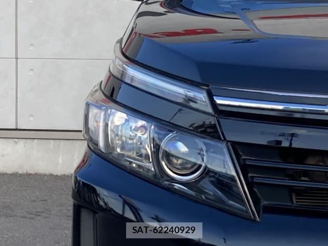 Toyota VOXY HYBRID 2015-06 6615664-6
