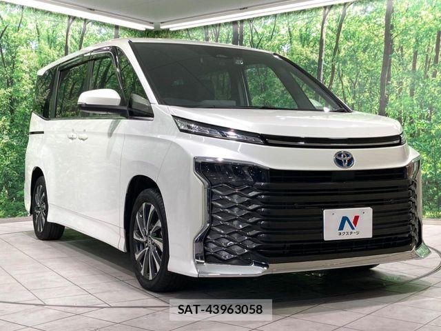 Toyota VOXY HYBRID 2023-02 6615637-15