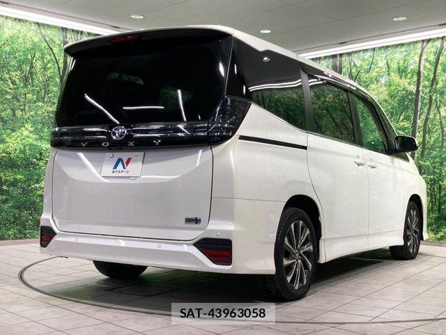 Toyota VOXY HYBRID 2023-02 6615637-16