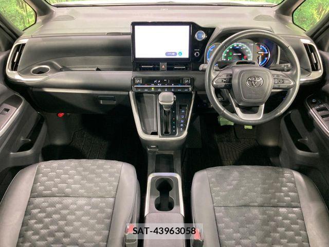 Toyota VOXY HYBRID 2023-02 6615637-1