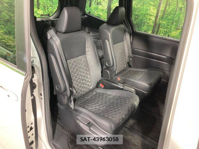 Toyota VOXY HYBRID 2023-02 6615637-8