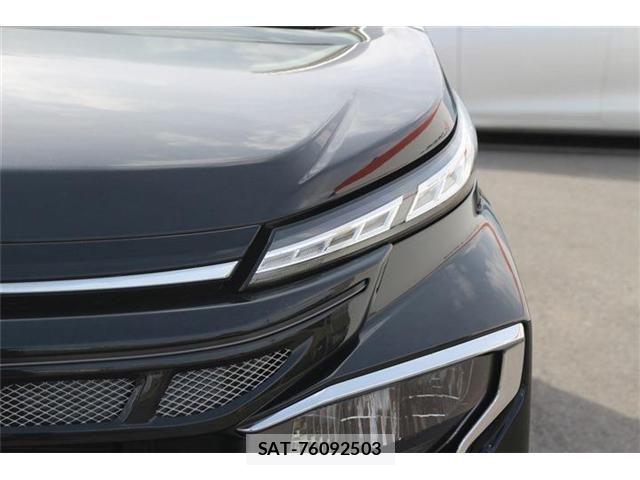 Toyota VOXY HYBRID 2023-06 6615645-16