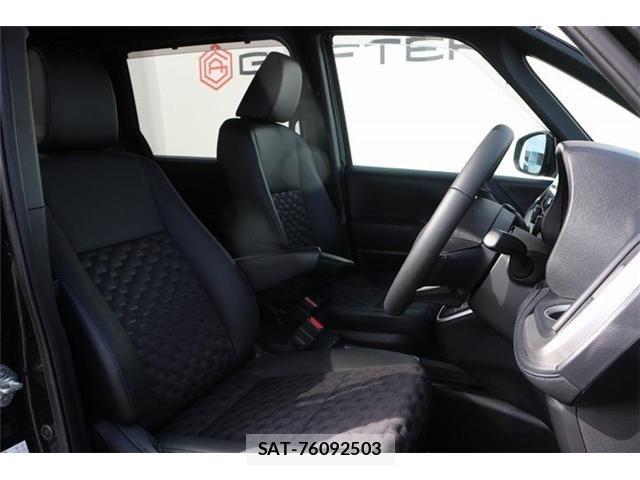 Toyota VOXY HYBRID 2023-06 6615645-25