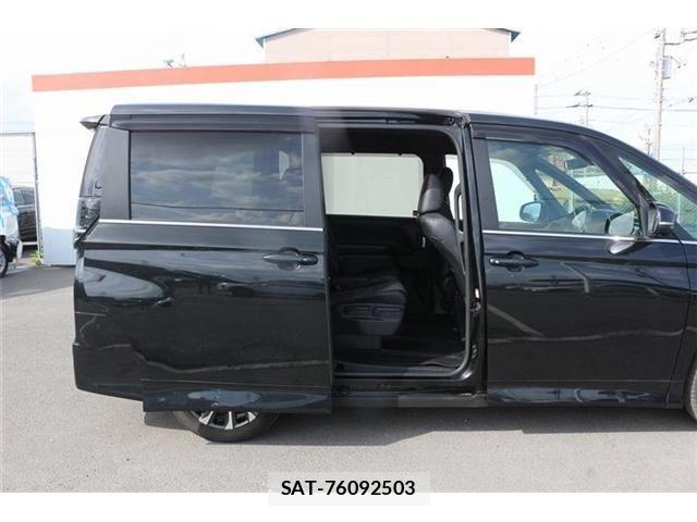 Toyota VOXY HYBRID 2023-06 6615645-27