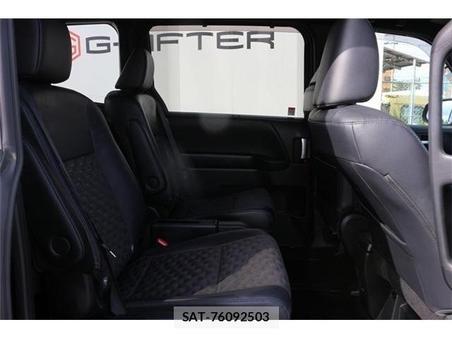 Toyota VOXY HYBRID 2023-06 6615645-29