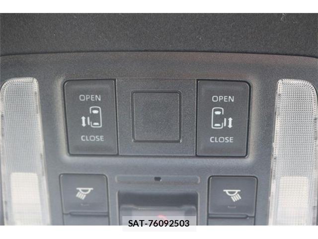 Toyota VOXY HYBRID 2023-06 6615645-4