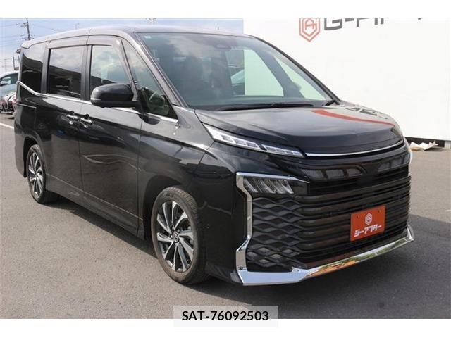 Toyota VOXY HYBRID 2023-06 6615645-6