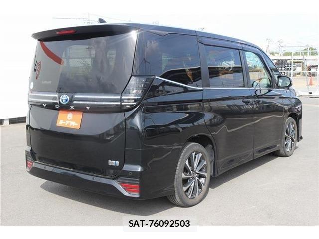 Toyota VOXY HYBRID 2023-06 6615645-8