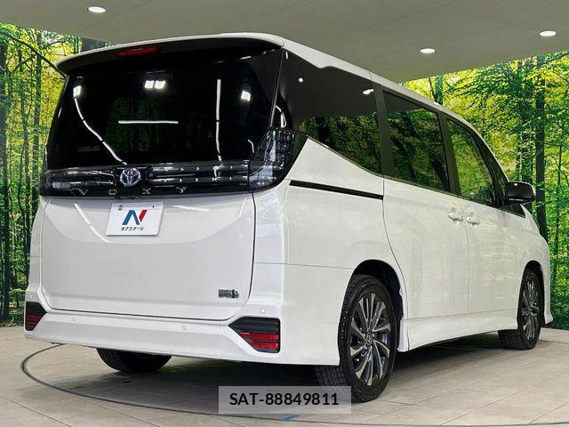 Toyota VOXY HYBRID 2025-10 6642860-17