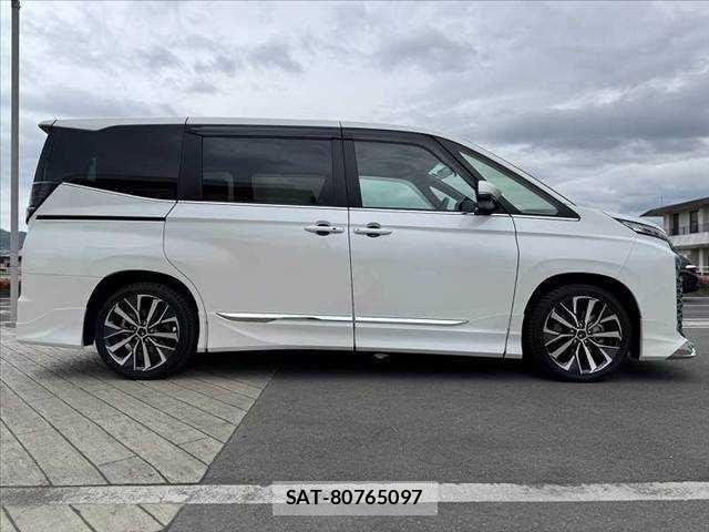 Toyota VOXY HYBRID 2024-08 6642856-11