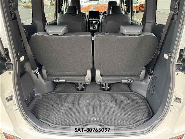 Toyota VOXY HYBRID 2024-08 6642856-21