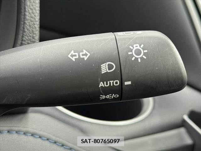 Toyota VOXY HYBRID 2024-08 6642856-24