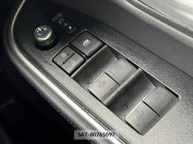 Toyota VOXY HYBRID 2024-08 6642856-28