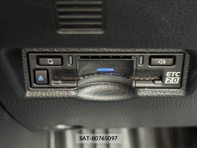 Toyota VOXY HYBRID 2024-08 6642856-29