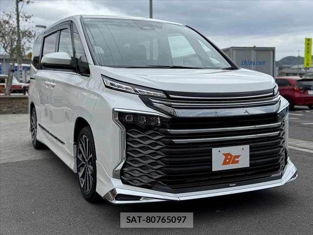 Toyota VOXY HYBRID 2024-08 6642856-7