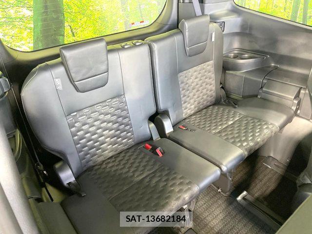 Toyota VOXY HYBRID 2023-08 6642859-9