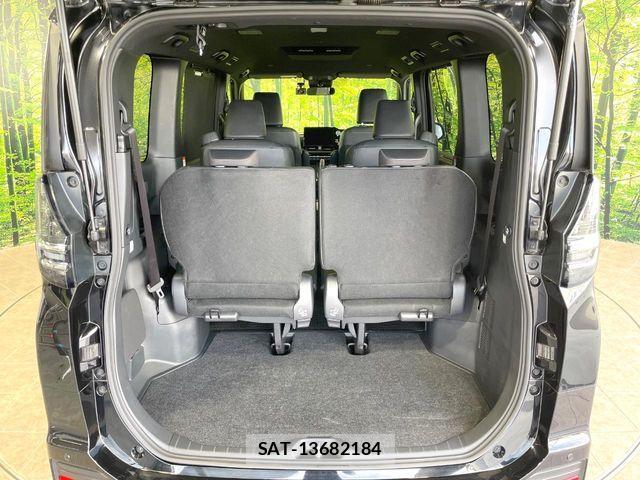 Toyota VOXY HYBRID 2023-08 6642859-10