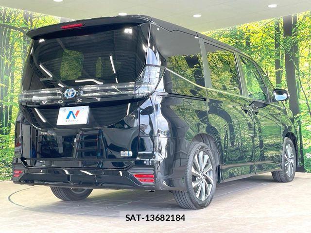 Toyota VOXY HYBRID 2023-08 6642859-17