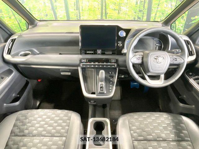 Toyota VOXY HYBRID 2023-08 6642859-1