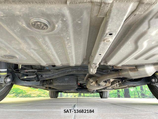 Toyota VOXY HYBRID 2023-08 6642859-19