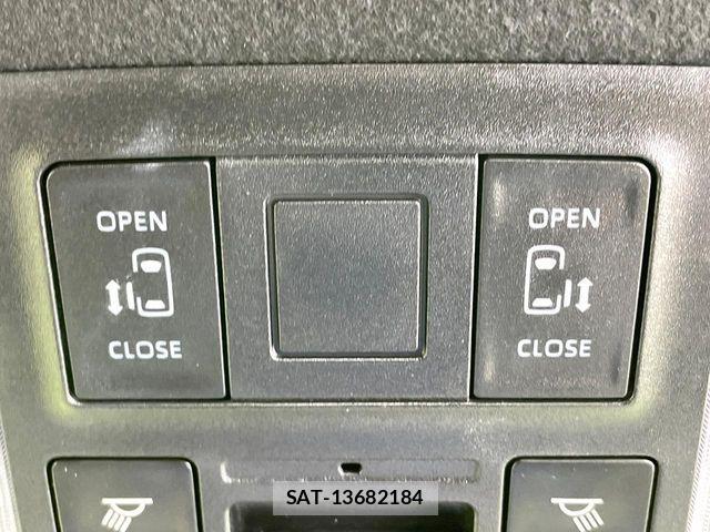 Toyota VOXY HYBRID 2023-08 6642859-2