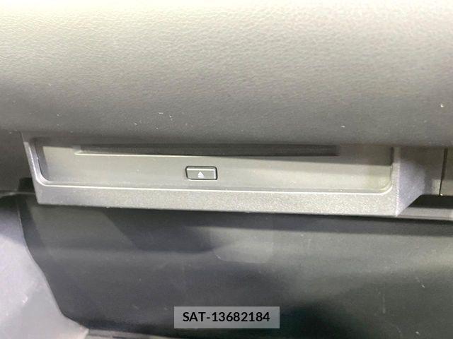 Toyota VOXY HYBRID 2023-08 6642859-5