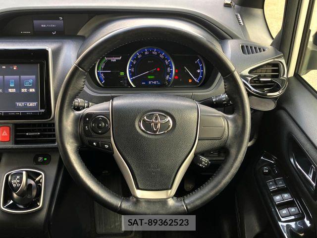 Toyota VOXY HYBRID 2014-10 6642861-10