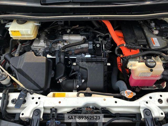 Toyota VOXY HYBRID 2014-10 6642861-17
