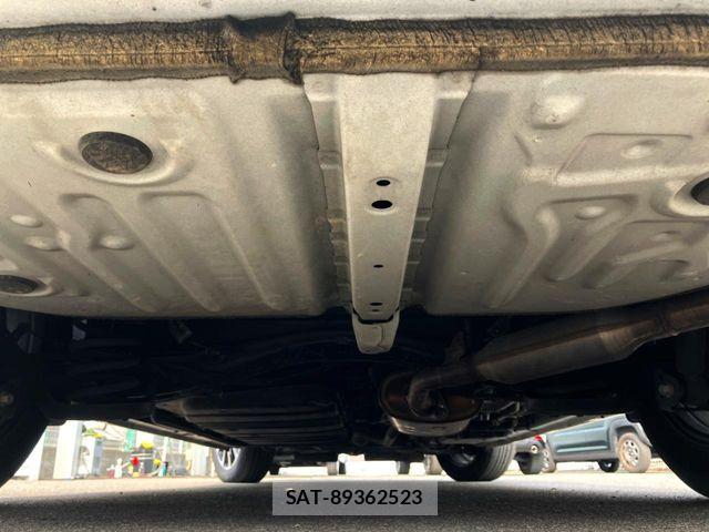 Toyota VOXY HYBRID 2014-10 6642861-18