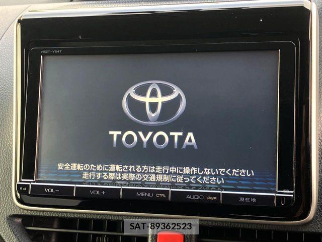 Toyota VOXY HYBRID 2014-10 6642861-2
