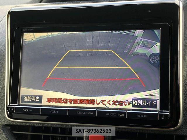 Toyota VOXY HYBRID 2014-10 6642861-3
