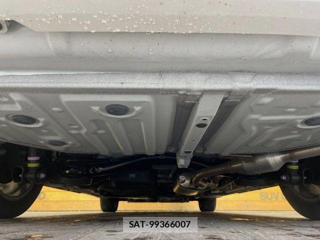 Toyota VOXY HYBRID 2023-05 6642857-18