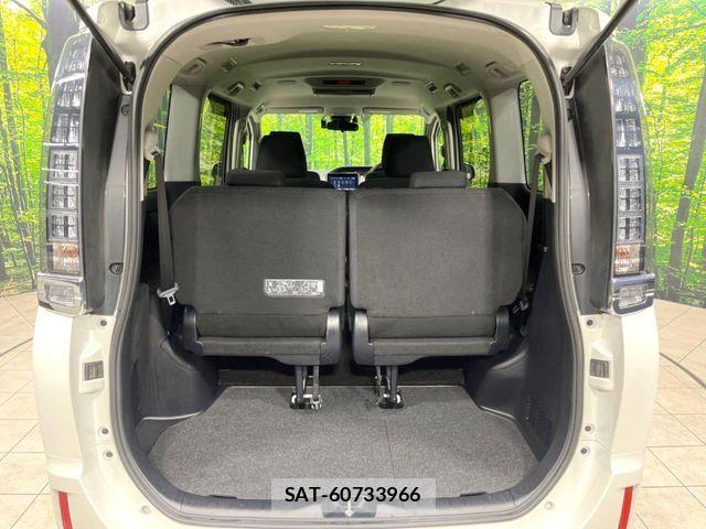 Toyota VOXY HYBRID 2016-12 6674139-10