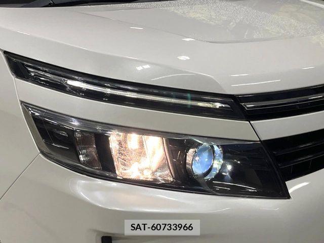 Toyota VOXY HYBRID 2016-12 6674139-12