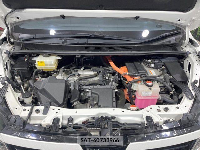 Toyota VOXY HYBRID 2016-12 6674139-18