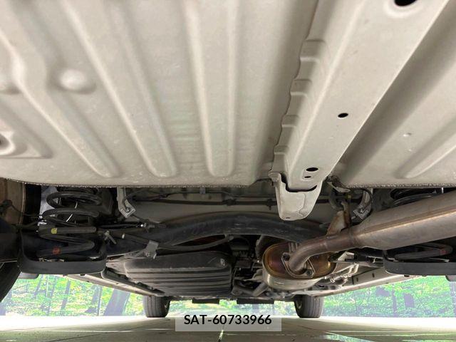Toyota VOXY HYBRID 2016-12 6674139-19