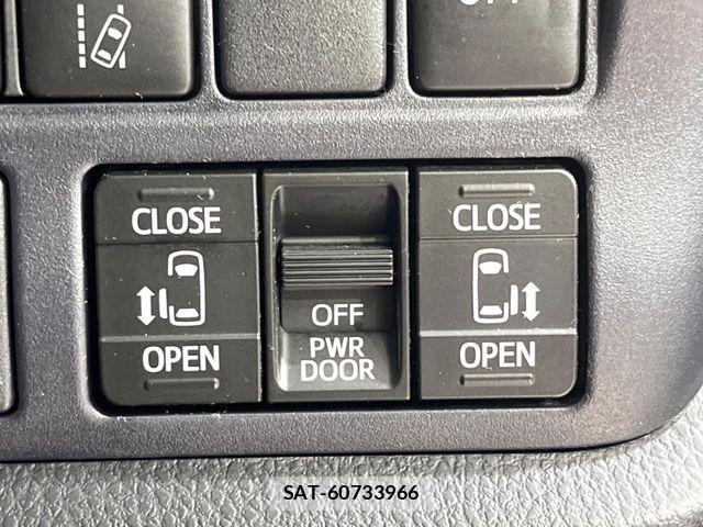 Toyota VOXY HYBRID 2016-12 6674139-3