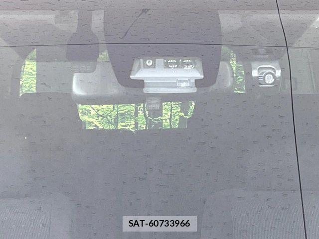 Toyota VOXY HYBRID 2016-12 6674139-4