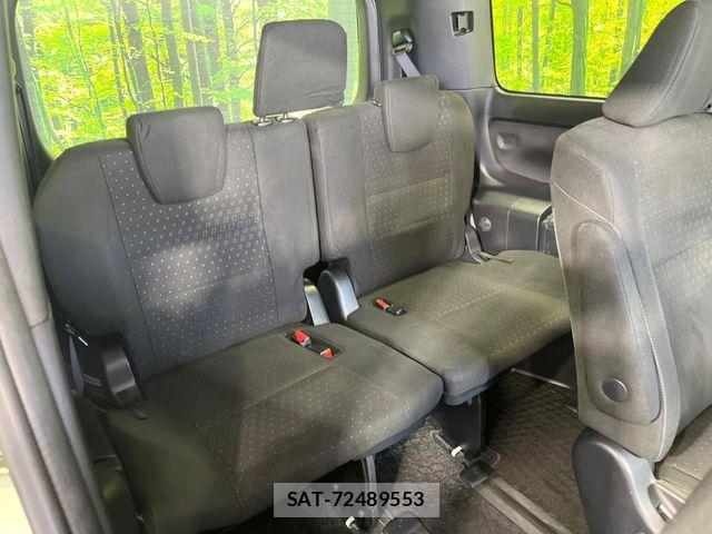 Toyota VOXY HYBRID 2017-10 6674138-9