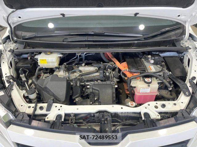 Toyota VOXY HYBRID 2017-10 6674138-18