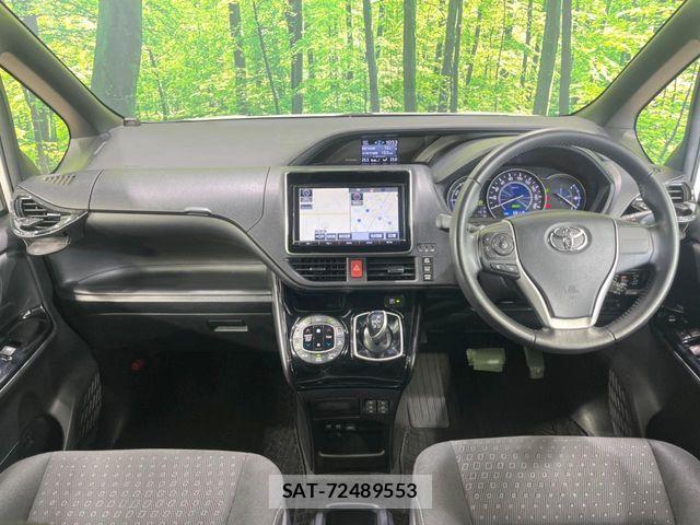 Toyota VOXY HYBRID 2017-10 6674138-1
