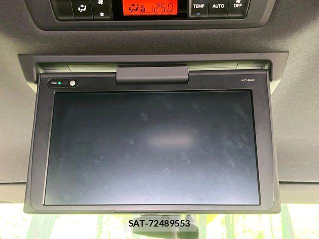 Toyota VOXY HYBRID 2017-10 6674138-2