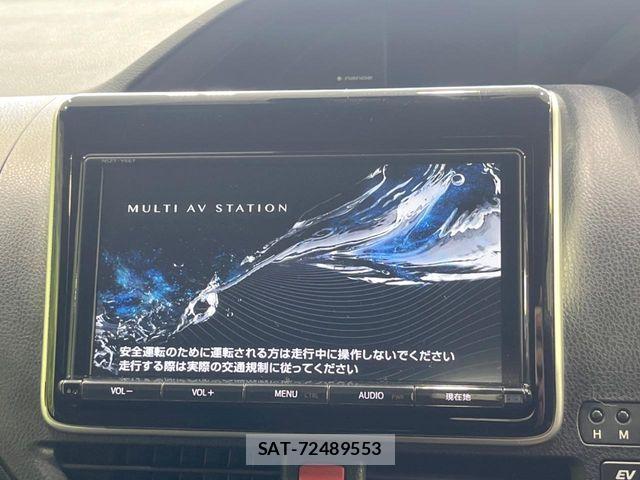 Toyota VOXY HYBRID 2017-10 6674138-6