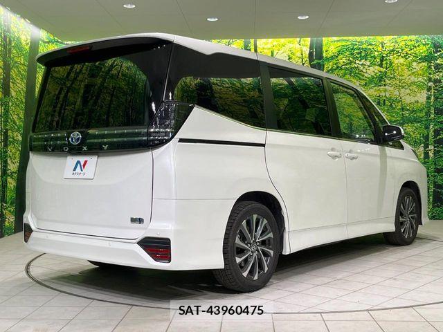 Toyota VOXY HYBRID 2025-10 6674116-16