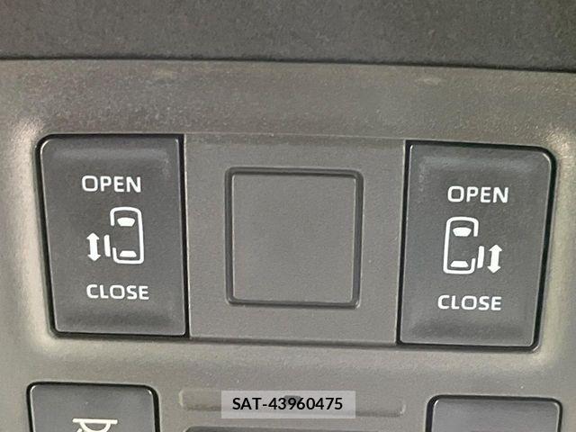 Toyota VOXY HYBRID 2025-10 6674116-5