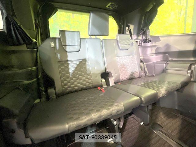 Toyota VOXY HYBRID 2023-12 6674115-9