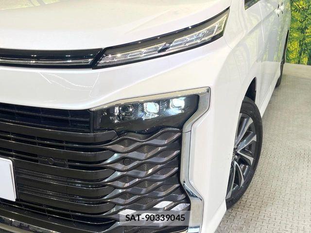 Toyota VOXY HYBRID 2023-12 6674115-12