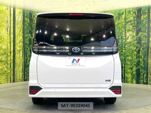 Toyota VOXY HYBRID 2023-12 6674115-15