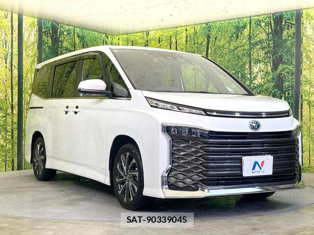 Toyota VOXY HYBRID 2023-12 6674115-16